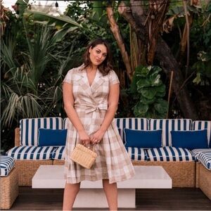Gal Meets Glam Gayle Wrap Dress Checkered
Linen Short Sleeve Tan NWT Size 2